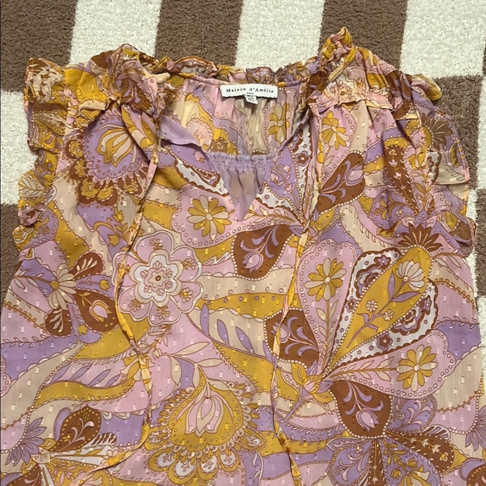 Pink Ruffled Sleeveless Blouse - Picture 2 of 5